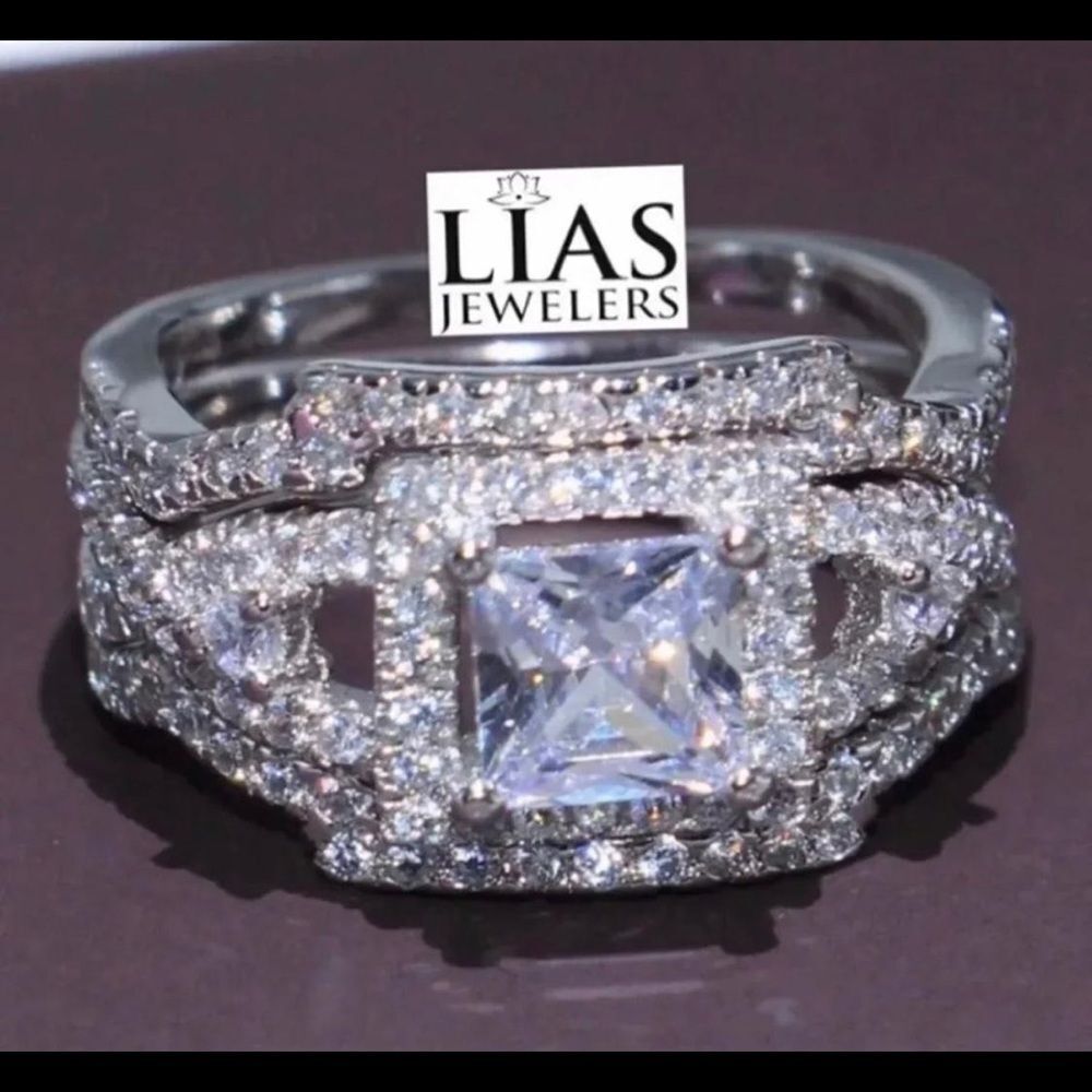 New 18k White gold wedding ring set